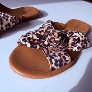 Qupid Leopard Print Bow Slide Sandals - Size 7/7.5